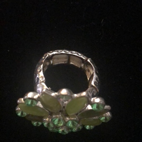 Floral stretch ring - Picture 2 of 2